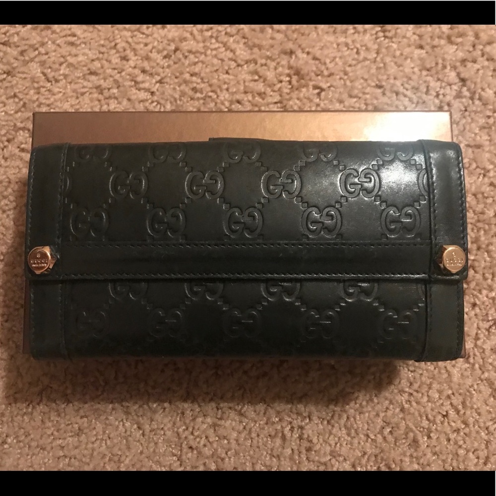 Gucci leather wallet